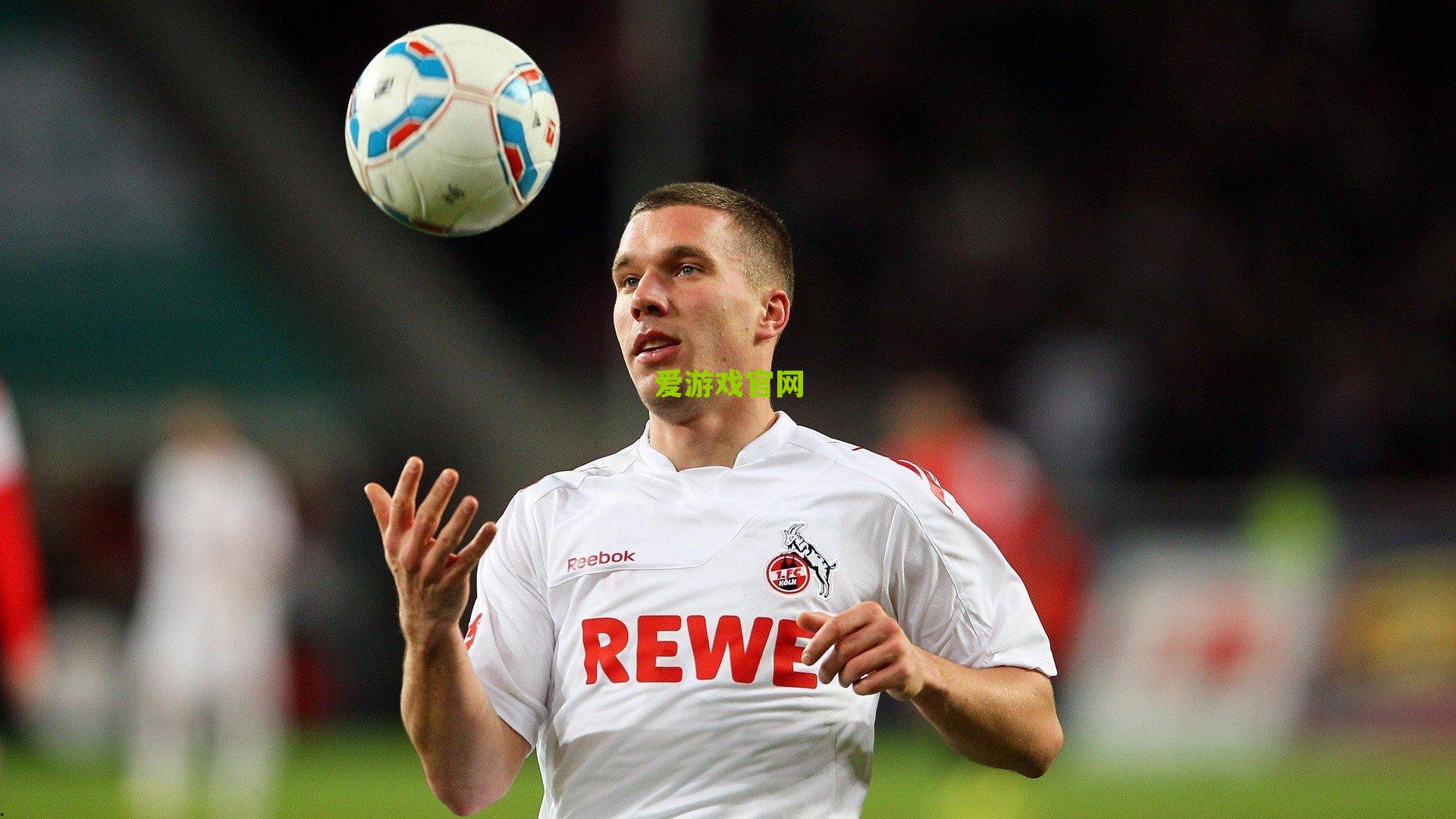 曼联官宣利桑德罗·马丁内斯加盟,颜值拉满,实力与魅力并存的防线新篇章