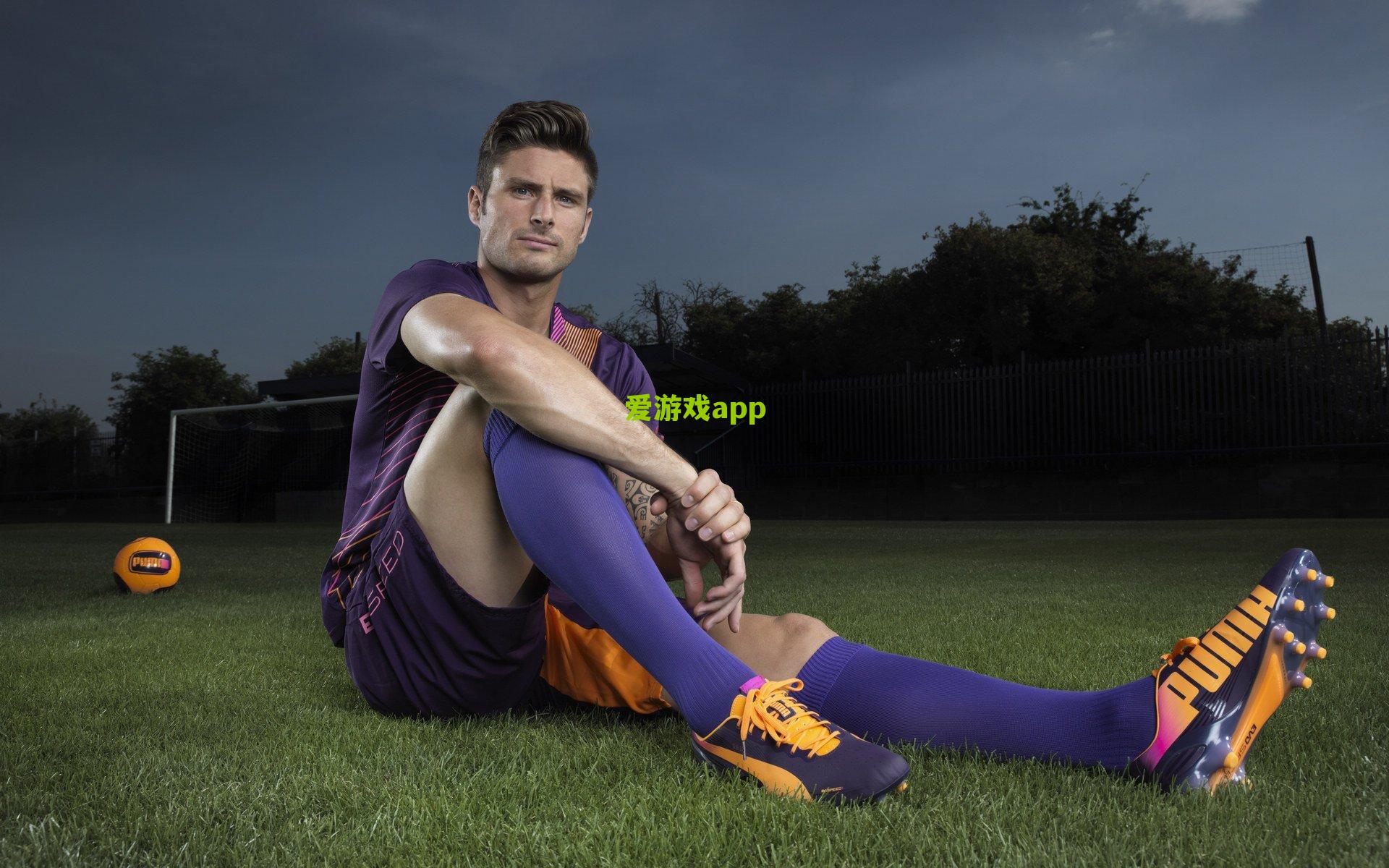 萨拉维亚专访畅谈双星，盛赞姆巴佩迈向历史殿堂，称梅西为足球世界永恒瑰宝