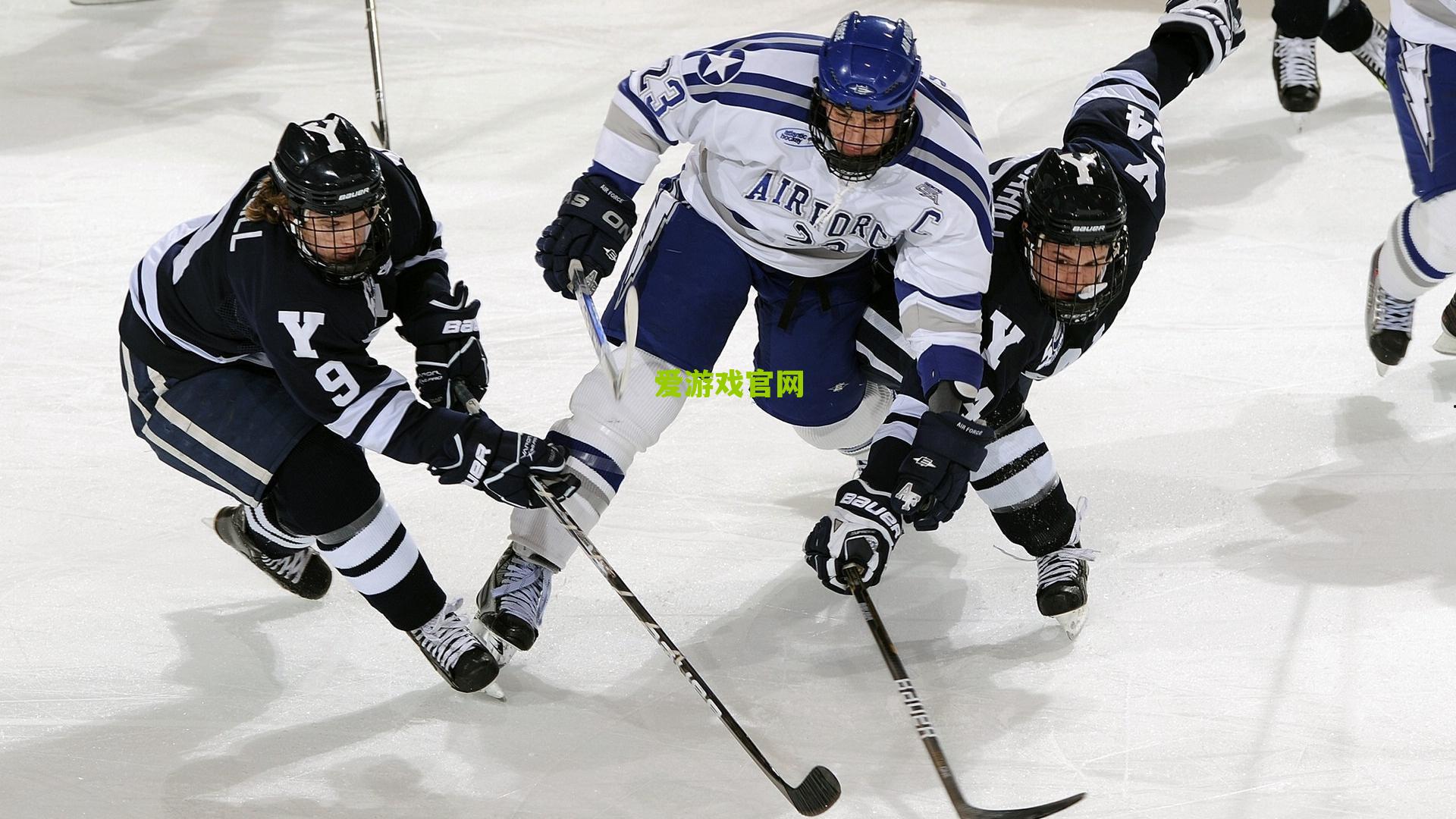 京城德比火药味十足！争议哨声频响险些引爆全场冲突