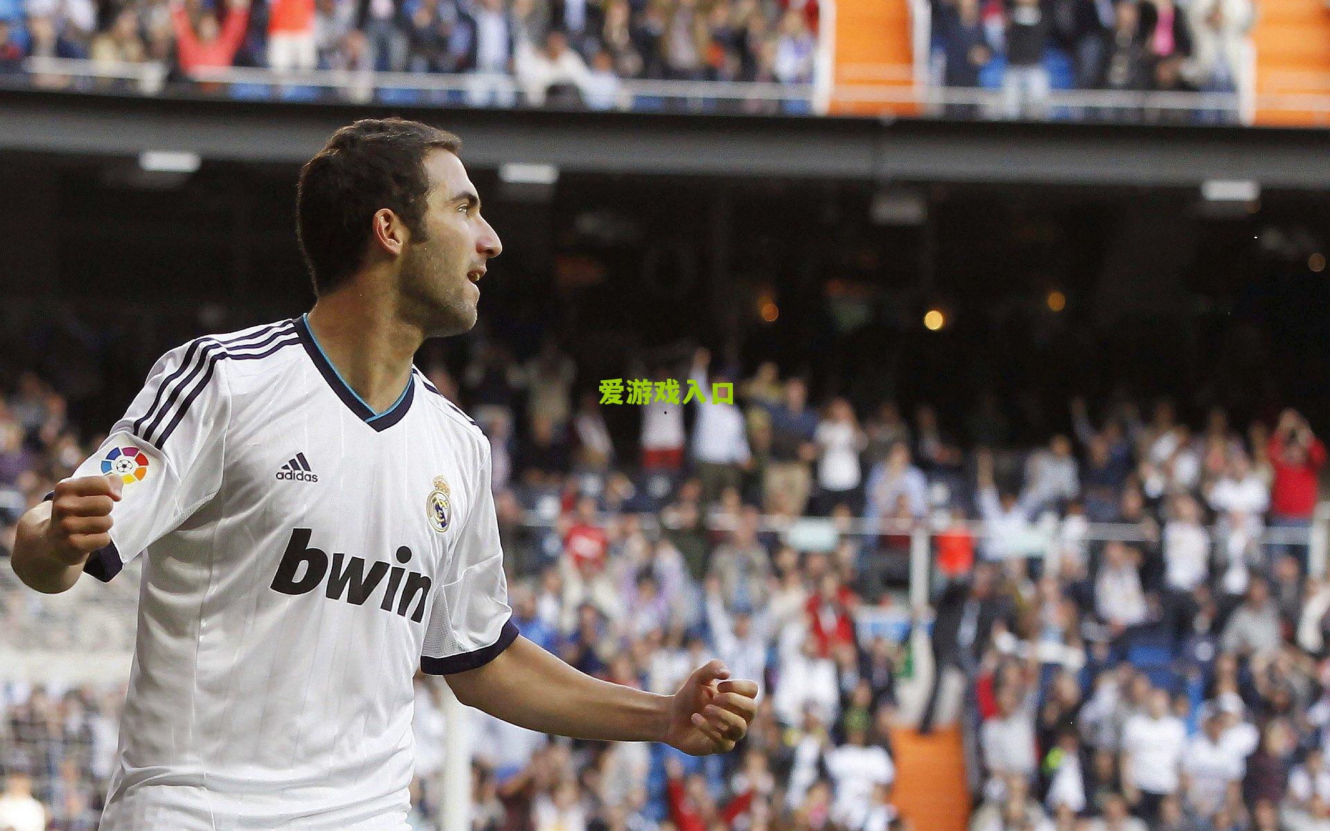 转会风云再起，利物浦切尔西拜仁竞逐里昂飞翼，福法纳新赛季数据引爆豪门争夺战